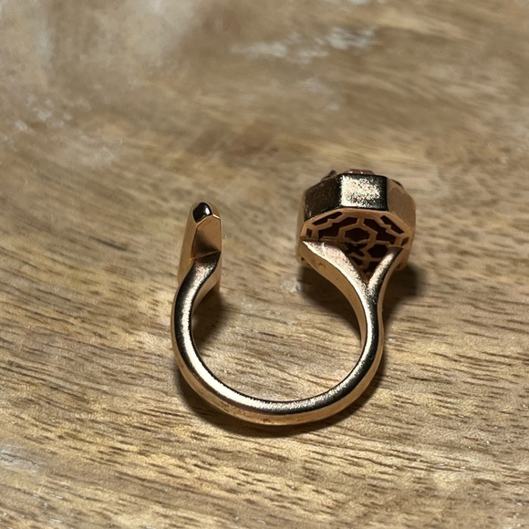 Kendra Scott Theodore Ring - Shiny Orange Goldstone - Picture 9 of 14